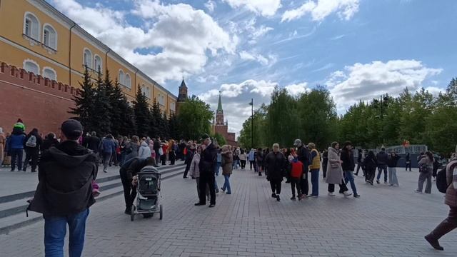 Красная площадь/нулевой километр/почетный караул/Макдак/бежим