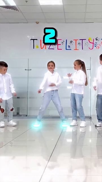 Шаффл Баттл  WHO WIN  LITTLE KIDS BATTLE ⭐️ TUZELITY!!