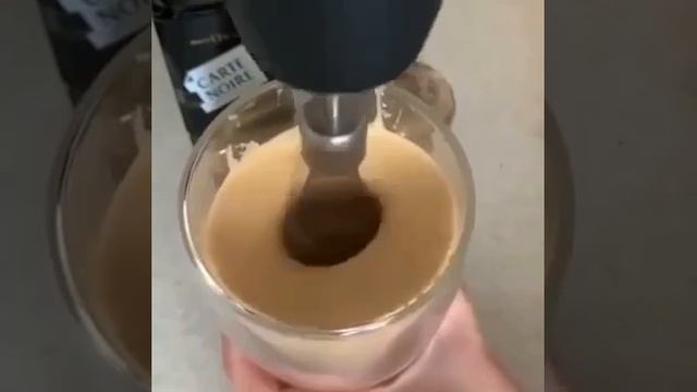 Густая кофейная пена в вашем стакане легко