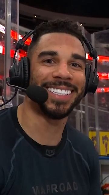Biz Wants the Number for Kane’s Dentist