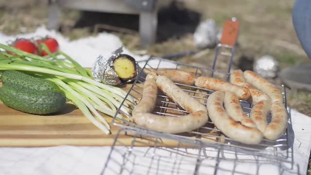 Куриные колбаски. Готовьте колбаски на даче или для дачи - они не испортятся в дороге.