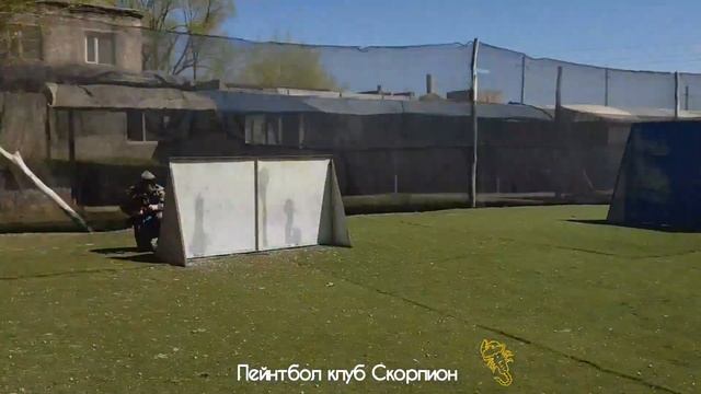 төрт қыз екі жігітке қарсы девушки кошмарят мальчиков