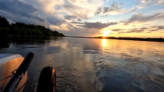 ОНА ЗНАЕТ КАК ЛОВИТЬ ЗДОРОВЫХ ЛЕЩЕЙ! Рыбалка на донки ?