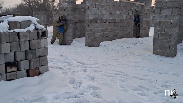 Девушки уговорили Мужчин на пейнтбол