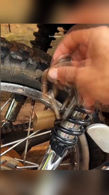 Genius Bike Locking Method #shortsvideo