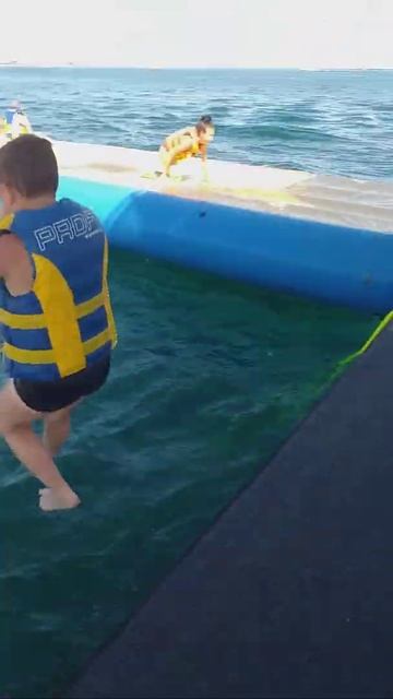 бассейн в чёрном море