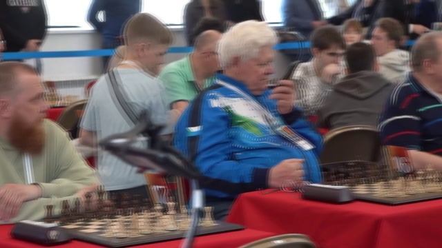 Дмитрий Демешин принял участие в октрытии шахматного клуба "Искра" и дал старт турниру