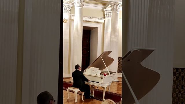 Rinat SHAKIROV plays BACH Preludio es moll & C dur. Concert in the Rotunda of the Mariinsky Palace.