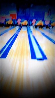 ОЯТУЛЛО АЛИЕВ ИГРАЕТ БОУЛИНГ В ГОРОДЕ КРАСНОЯРСКОМ КР