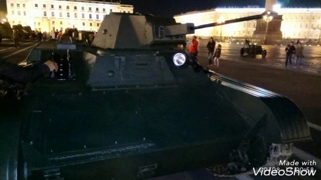 Техника ВОВ на Дворцовой в Петербурге