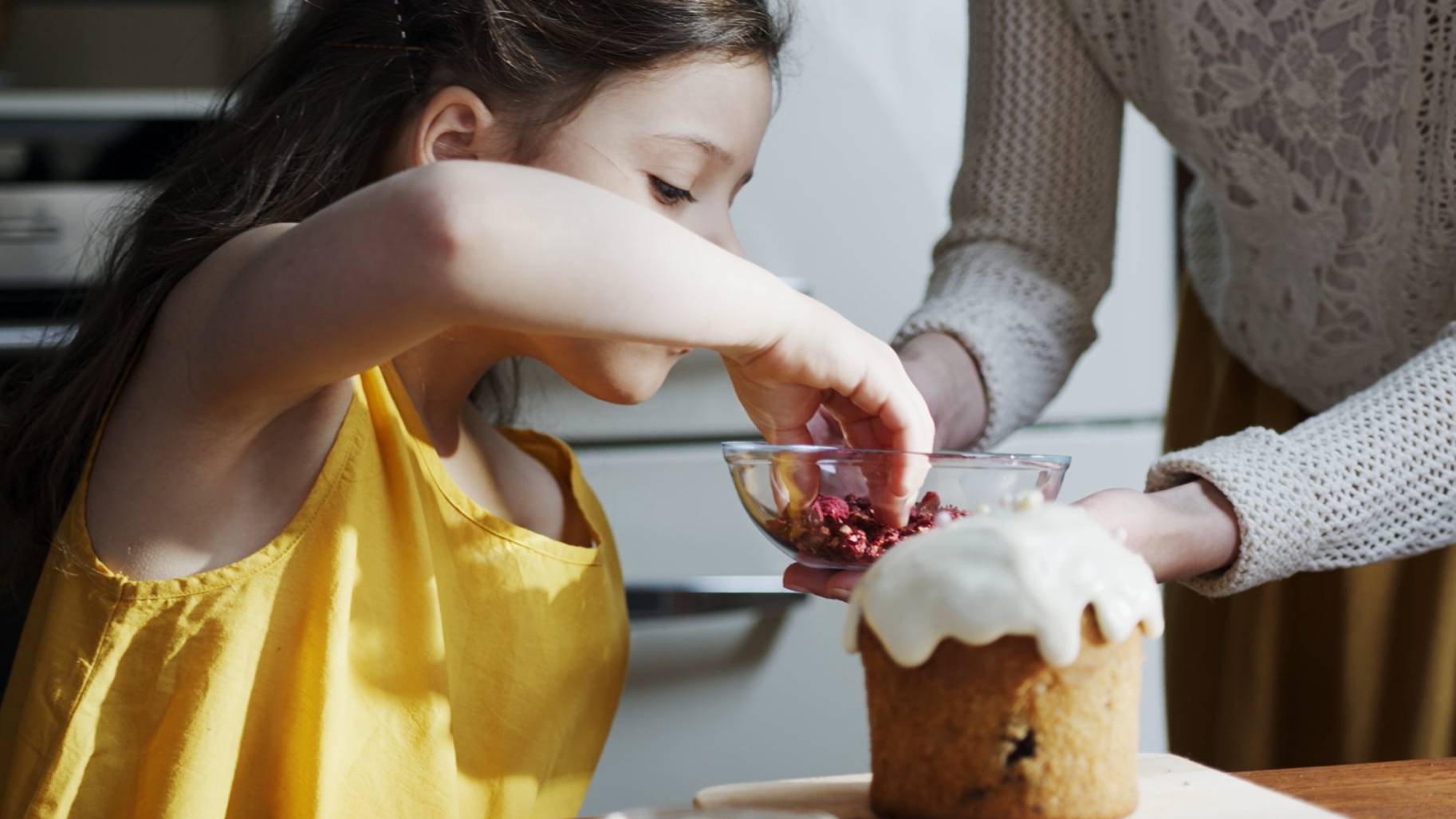 Mother Help her daughter making food:https://sites.google.com/view/best-seller-product-for-women-/ho