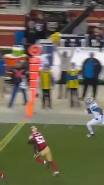 HOOK, LATERAL, TOUCHDOWN! Jameson Williams' Insane 42-Yard Score vs 49ers. #NFL #MNF #Shorts #OMG