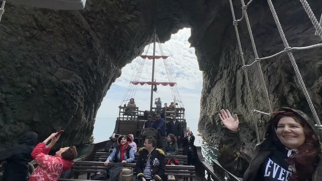 Впечатляющие прогулки на деревянном пиратском корабле "Крымский кораблик"