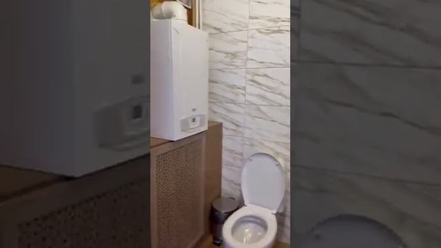 Дом с бассейном внутри помещения