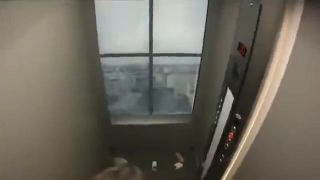 Страшный прикол в лифте