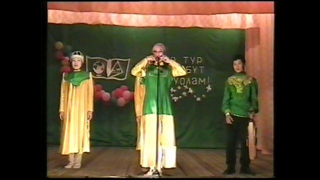 2005 сыл. 8 "А"  кылаас уорэнээччилэрин  кэнсиэрэ М .К . Аммосов аатынан Хатырык орто оскуолата.