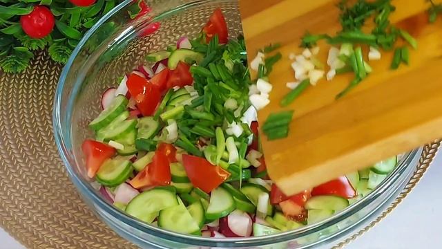 ЭТОТ САЛАТ БЕСПОДОБНЫЙ! ВЕСЕННИЙ САЛАТ! ВКУСНЫЙ И ПОЛЕЗНЫЙ!