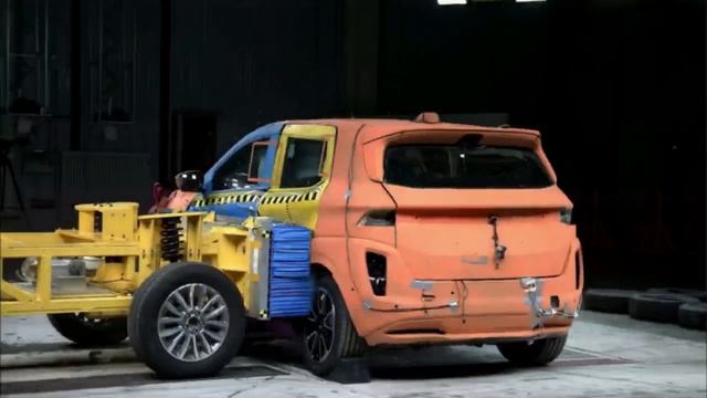 video-atom-crash