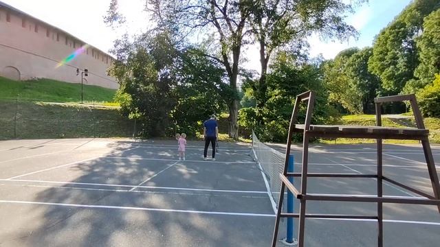 Яна и Лиса чудное лето, теннис, пляж, бассейн, самокаты,