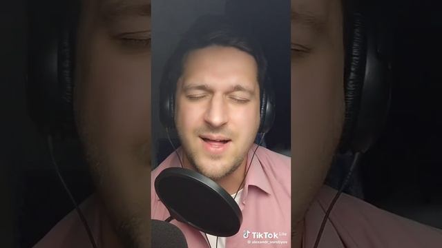 Просто потрясающая песня🥰❤❤❤❤💯💥