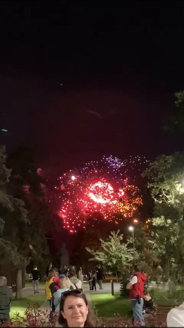 Волгоград, 9 мая 2025. Салют с двух сторон.