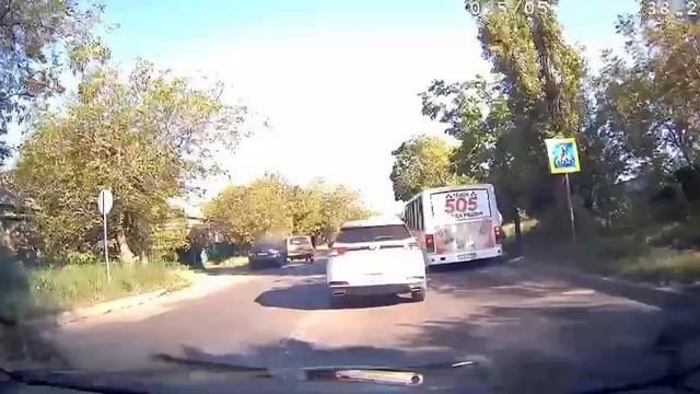 Момент сегодняшнего ДТП на ул. Данилевского