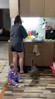 Усатый нянь!