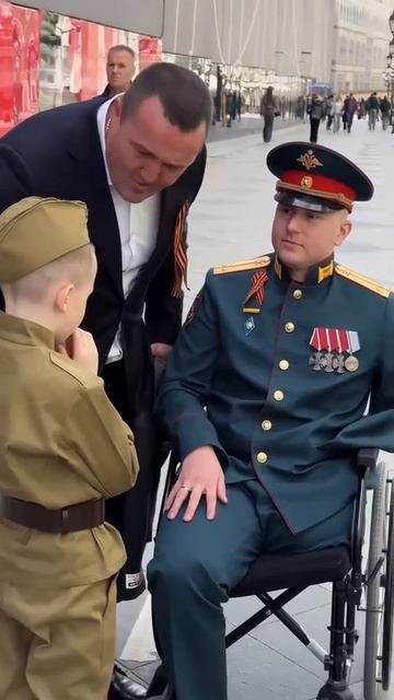 Боксёр Денис Лебедев объясняет своему сыну, что такое отвага! 👏 !!!
