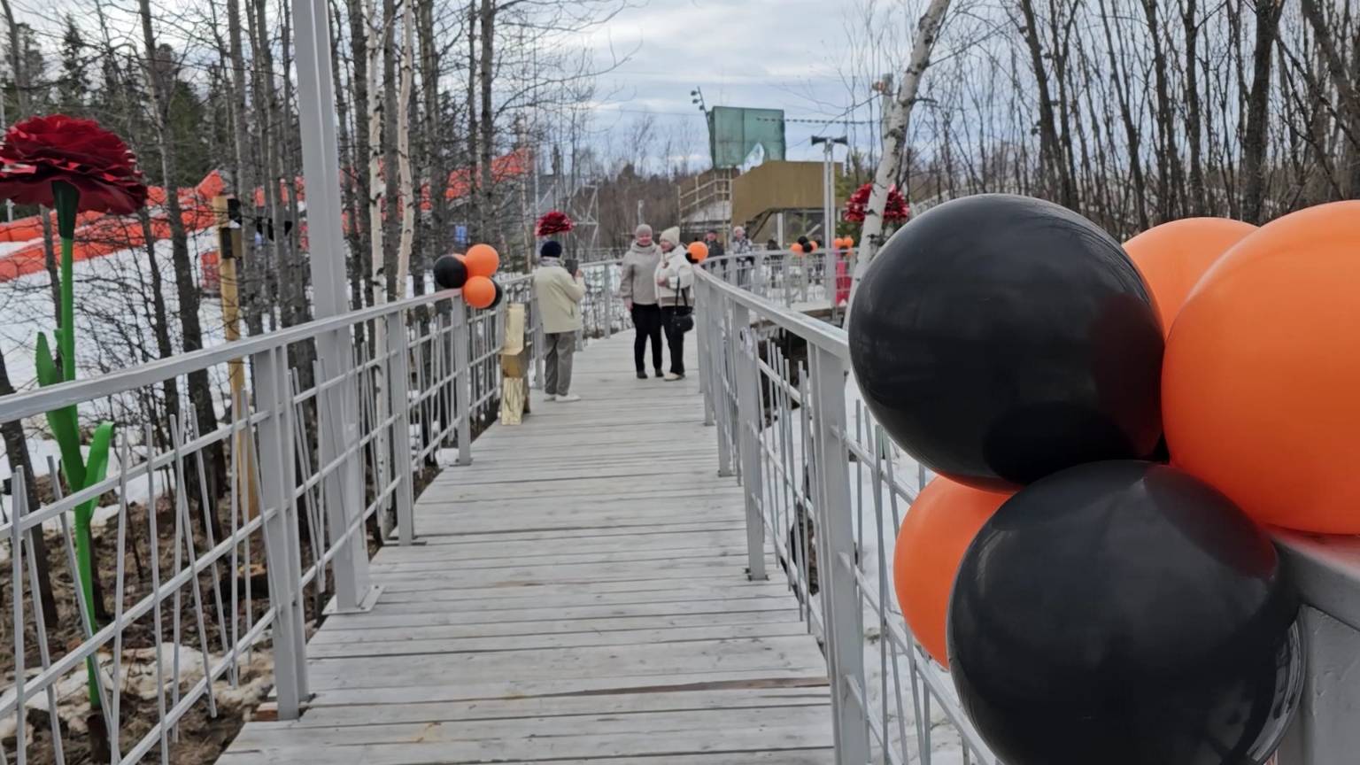В Белоярском открыли пешеходную тропу в честь 80-летия Победы