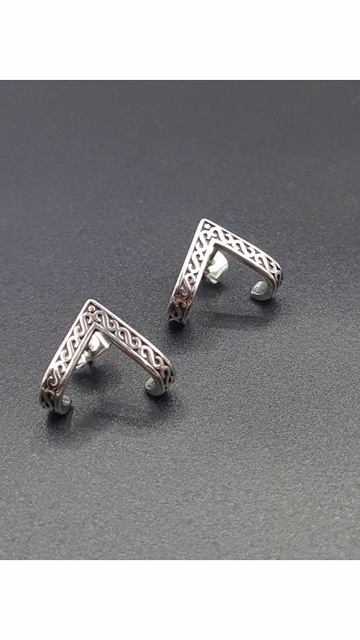 Серьги-гвоздики "Уголки с орнаментом" от StarfallShop