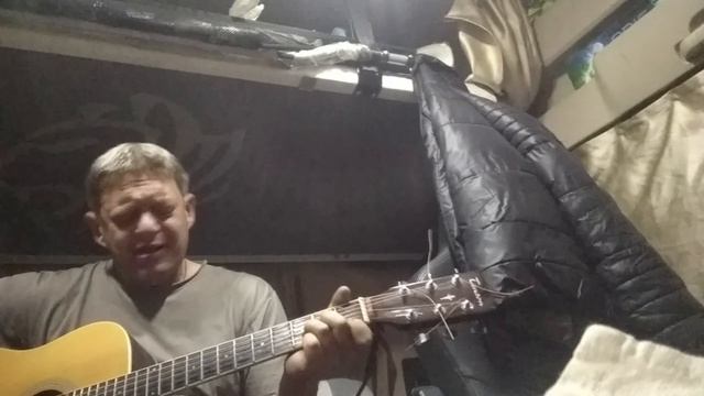 Толя исполняет