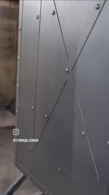 Порошковая покраска в серый матовый цвет. Клепанные ворота с калиткой⚙️🔥