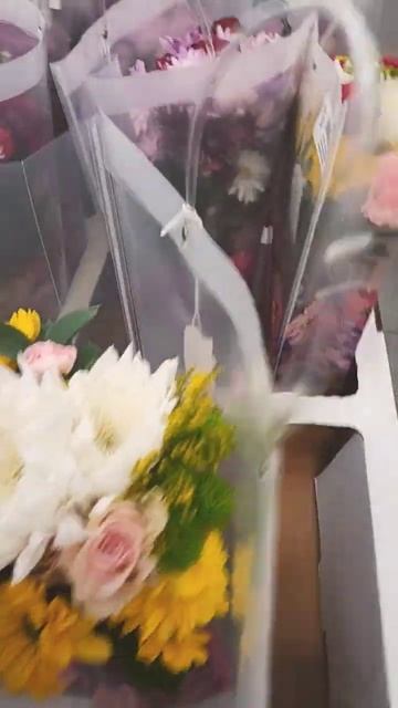 скидки на цветы в день праздника 50%, а на следующий ден?