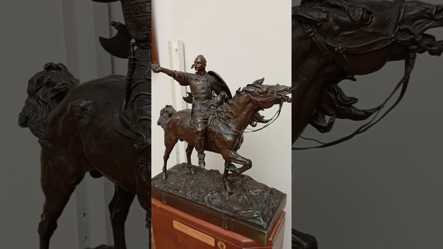 Зал Васнецова без картин Васнецова.