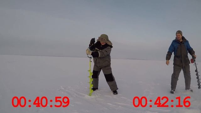 Рыбаки против робота! Соревнование по бурению льда