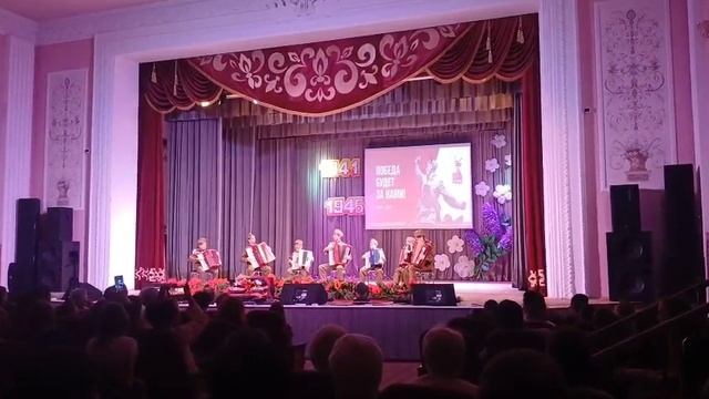 Образцовый ансамбль аккордеонистов
"ЭКСПРЕССИЯ"-Поппури на темы песен военных лет
1000159981.mp4