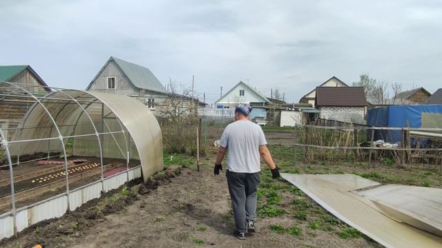 Жизнь в частном доме. Перекрываю теплицу. Продолжение)