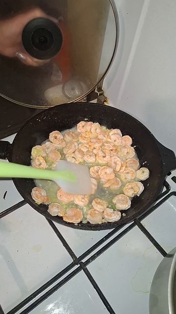 Креветки в сливках 😋
готовила Свекровь 😄