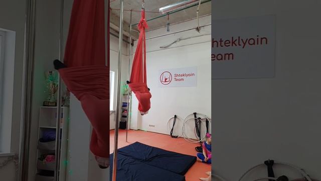 Дебют номера на гамаке. Новогодний концерт в студии Shte