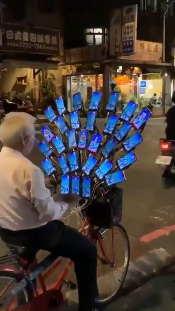 Бабуля будущего  #cyberpunk2077 #robots #funnyvideo #car #granny #shorts