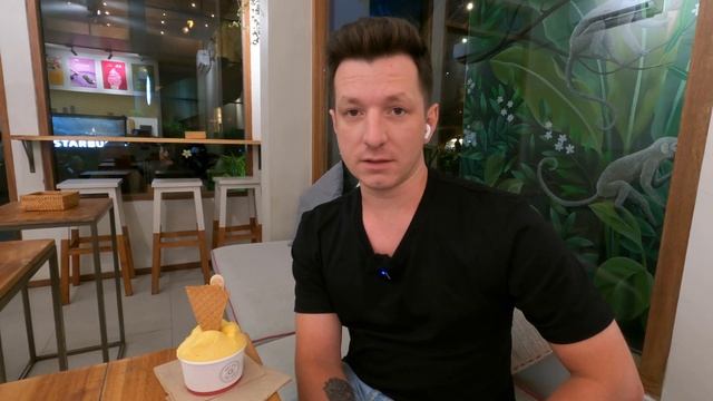 СКОЛЬКО ЗАРАБАТЫВАЕТ ТИПОВОЙ БЛОГЕР НА БАЛИ? Живу на м