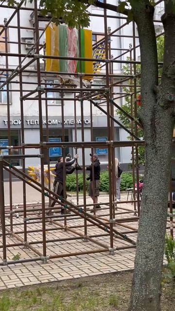 На бульваре Пушкина у нового батута расширяют детскую площадку