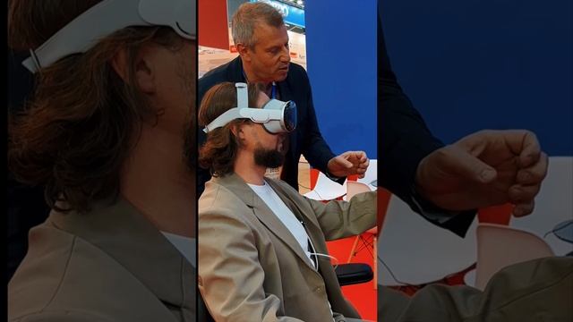 Очки виртуальной реальности для стоматологического микроскопа Zumax на стоматологической выставке