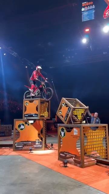 Jaime Busto en action 🔥 #moto #motorsport #trial #xtrial #trialindoor #motorcycle