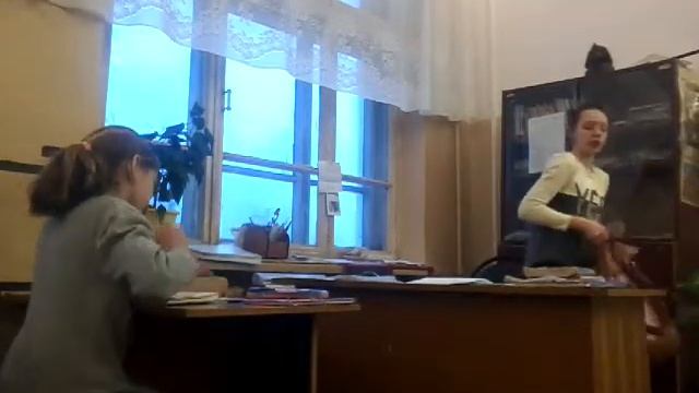 Погоня ЕЛЕНК!!!! В ШКОЛЕ!!