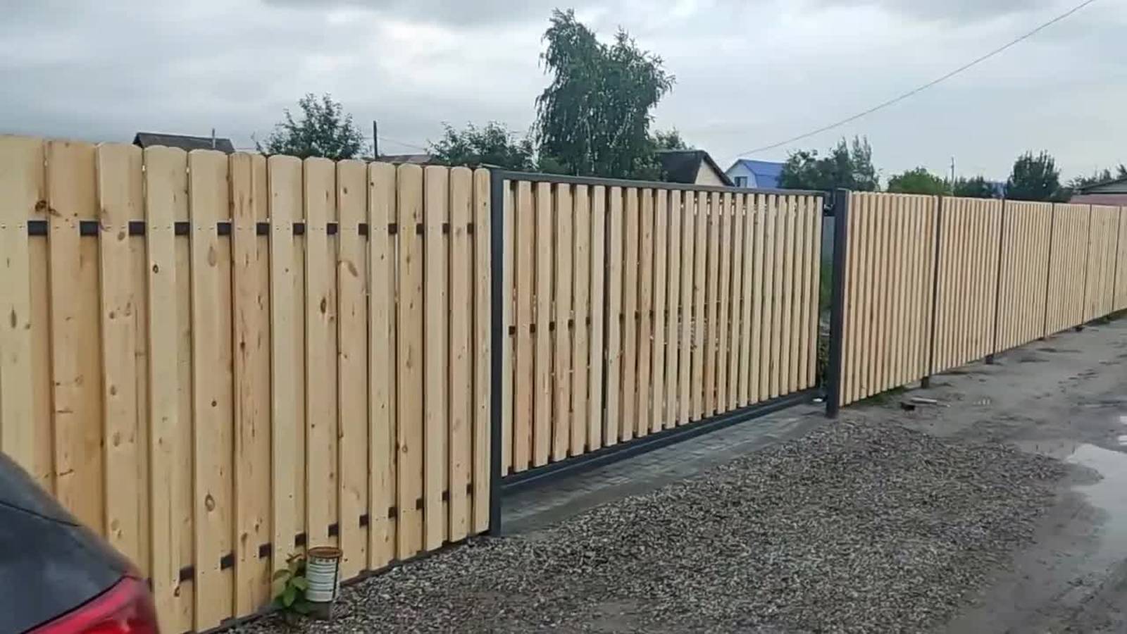 Деревянный забор лучшее решение в вопросе чем как и какой сделать забор на участке