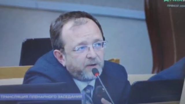 Закон о праве мигрантов, купивших патент в одном регионе, работать в другом регионе, принят в 1 чтен