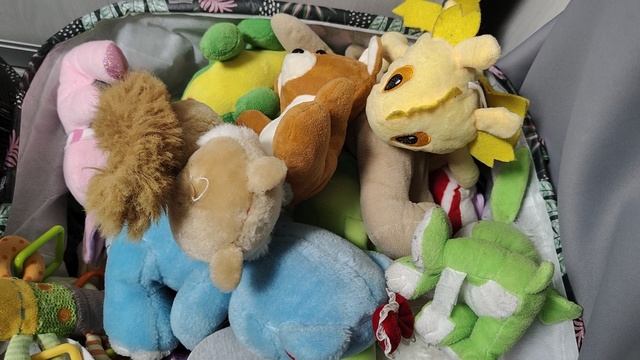 играем в мягкие игрушки