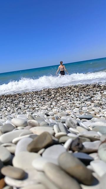 Агой пляж 14 мая 2025. Снова купаюсь! Жду вас здесь!