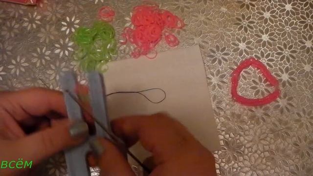 Браслет из резинок с бусинами!!!
